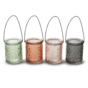 Glas mit Metallhenkel
